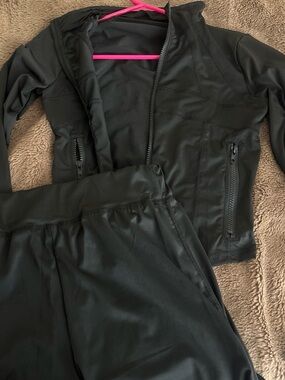 Black Athletic Zip Jacket with Matching Active Pants